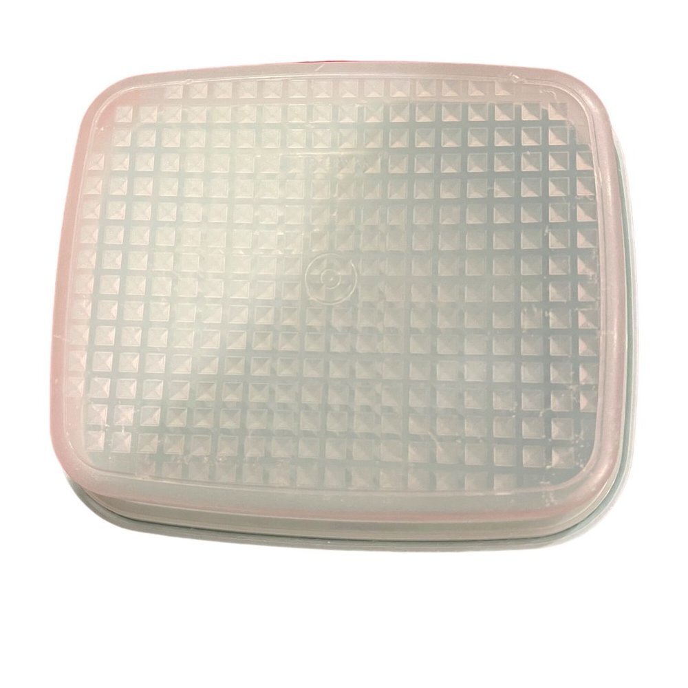 TUPPERWARE SEASON-N-SERVE CONTAINER W/SEAL PAPRIKA RED WHITE VINTAGE 1294-1295